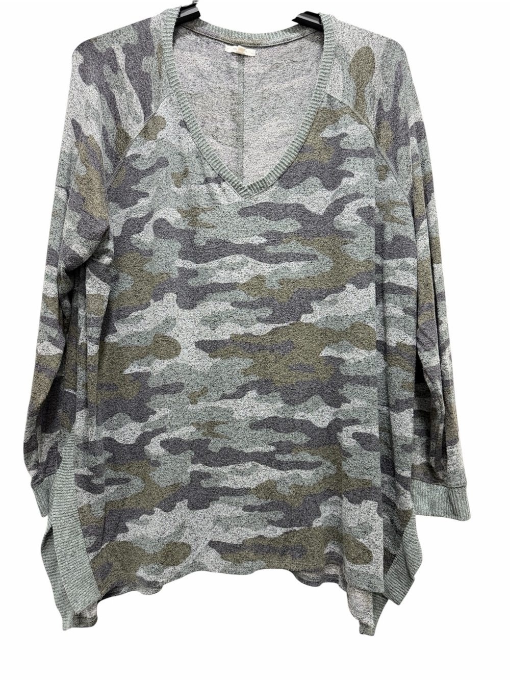 Maurices Womens Camo Print Stretchy Long Sleeve Soft Blouse Size 3X